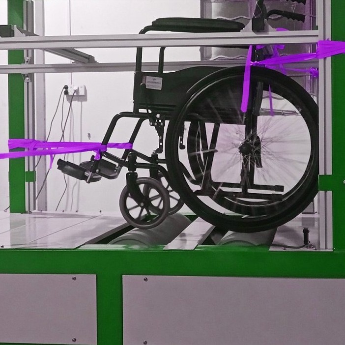 轮椅车双辊疲劳测试机.JPG