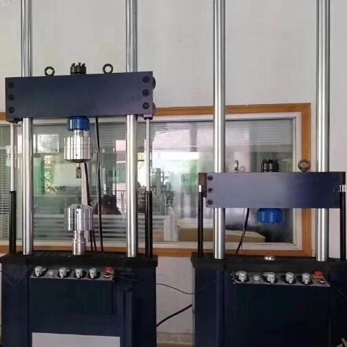 脊柱内固定系统组件疲劳试验机